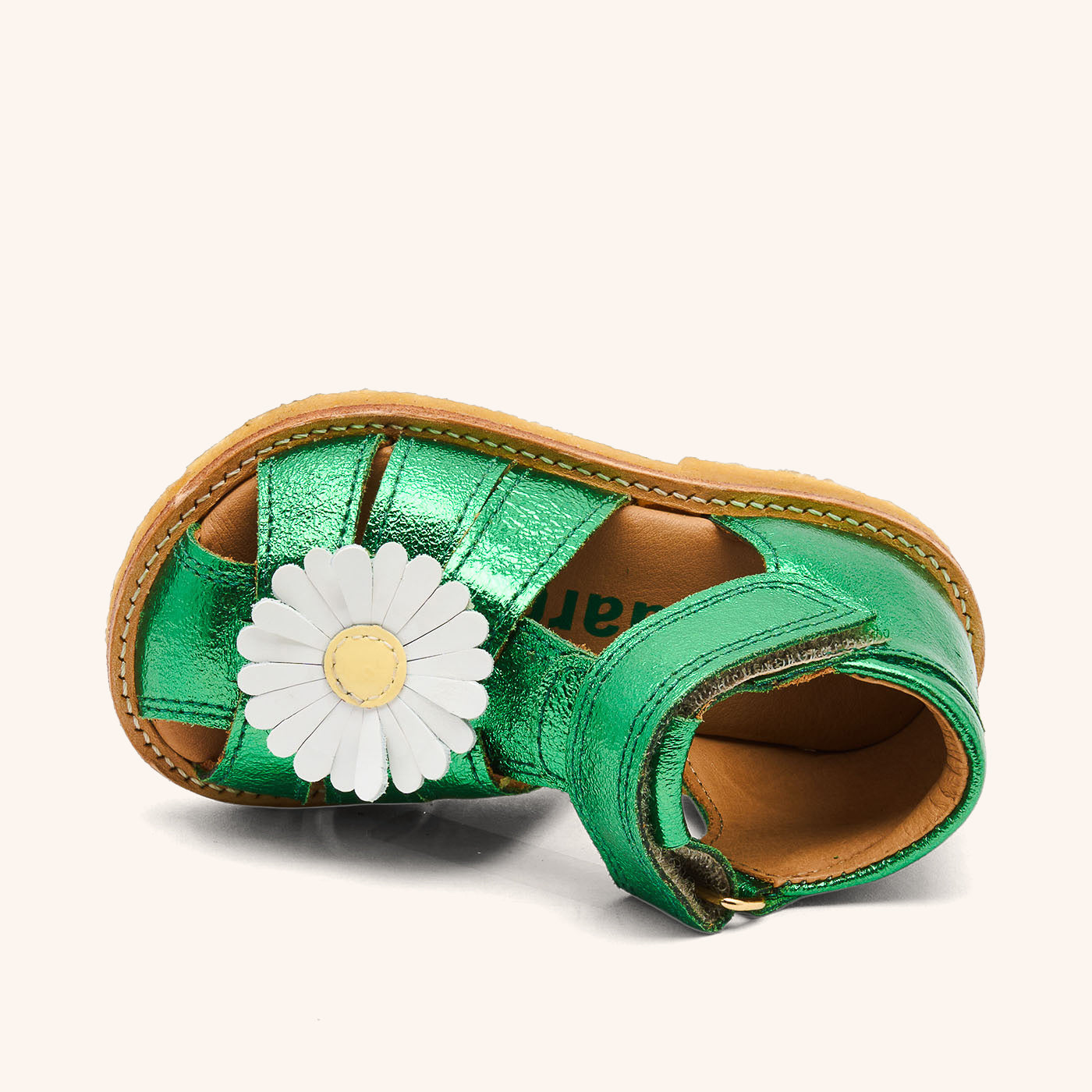 bisgaard-kaia-green-metallic-leichte-kindersandale-mit-marguerite-dekor-f-r-den- image 3