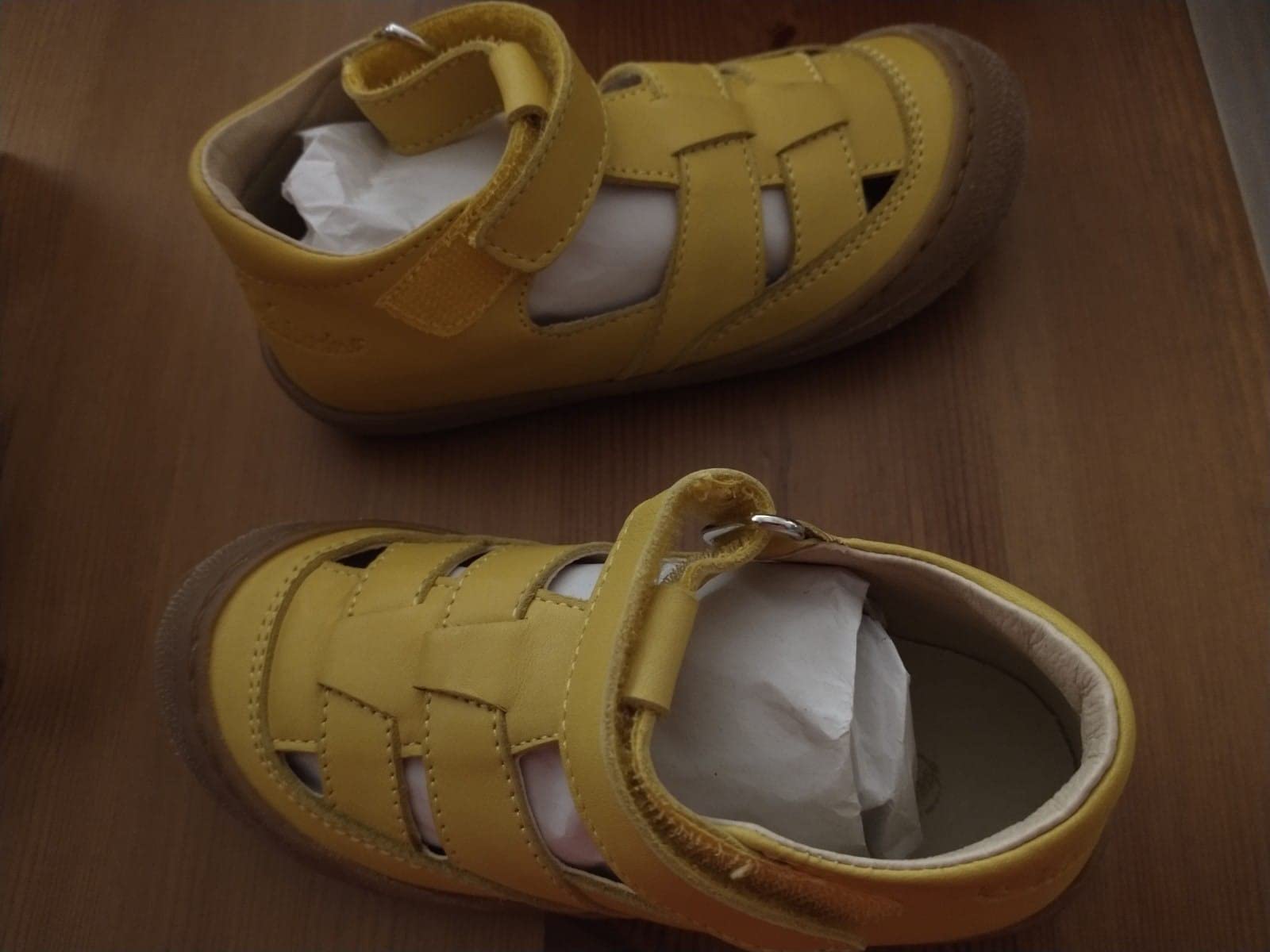 Perfekte erste Sandalen