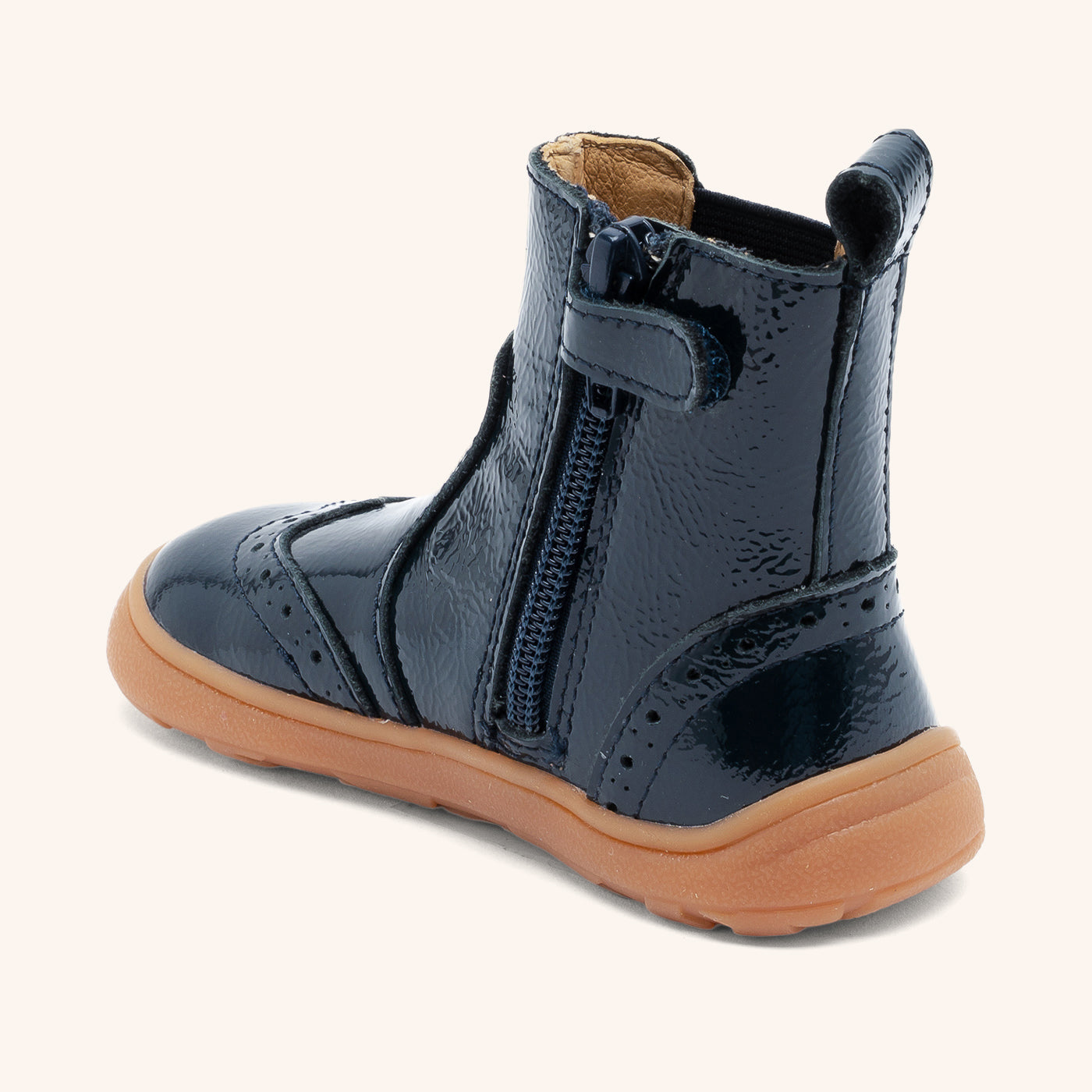 bisgaard-barefoot-katie-navy-patent-barfu-lederstiefel-mit-lochmuster image 2