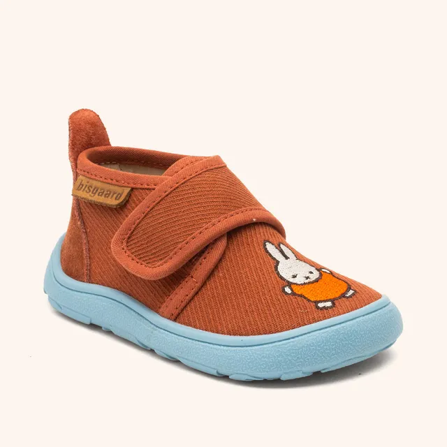 miffy-x-bisgaard-barefoot-basic-terracotta-barfu-hausschuh-mit-miffy-design image 1