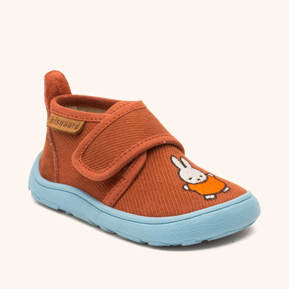 miffy-x-bisgaard-barefoot-basic-terracotta-barfu-hausschuh-mit-miffy-design image 1