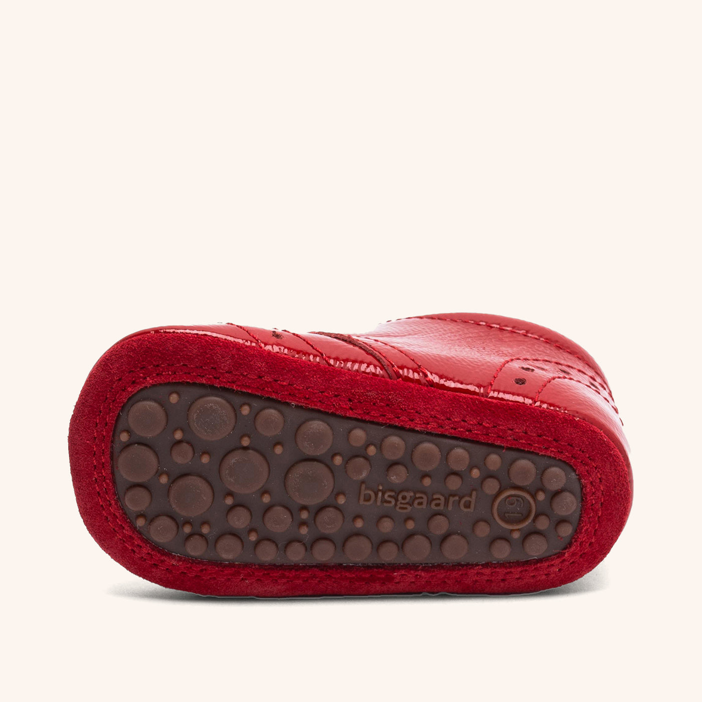 bisgaard-petit-hausschuh-elegant-brogue-details-red-patent image 4