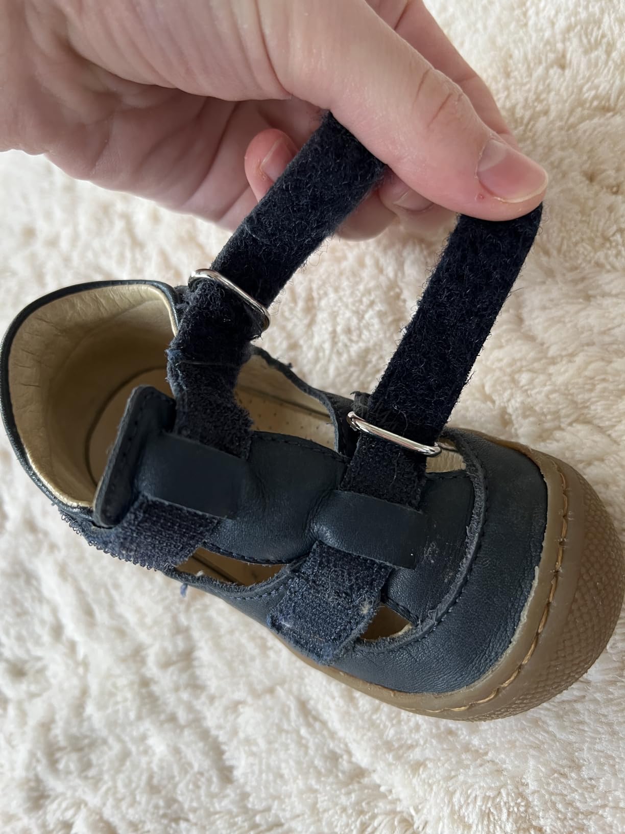 Schöne Sandalen, aber etwas weit